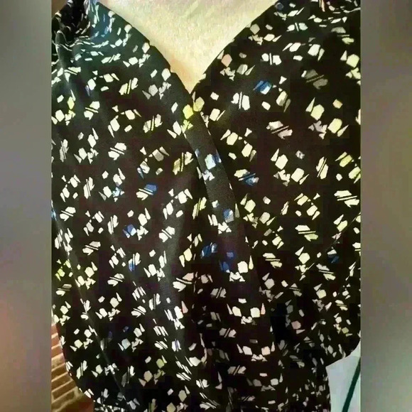 BCBGeneration Dress Size S-Short Racerback with Jersey Moc Wrap Vneck, preowned - Picture 6 of 11